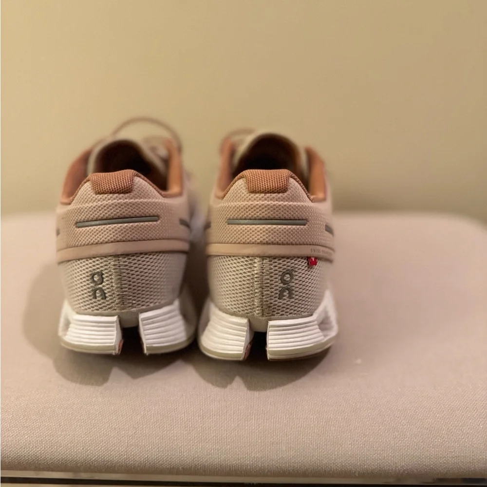 On Running Sand and Brown Sneakers - Picture 4 of 6